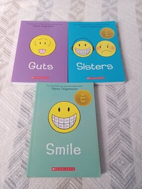 Raina Telgemeier Lot: Smile, Guts and Sisters books Telgemeier Nice Scholastic